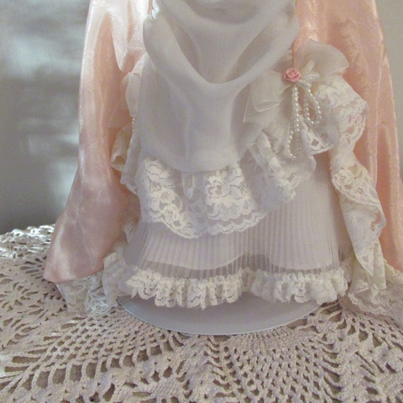 "Joy of Motherhood" Show Stopper Porcelain Doll - Picture 6 of 14